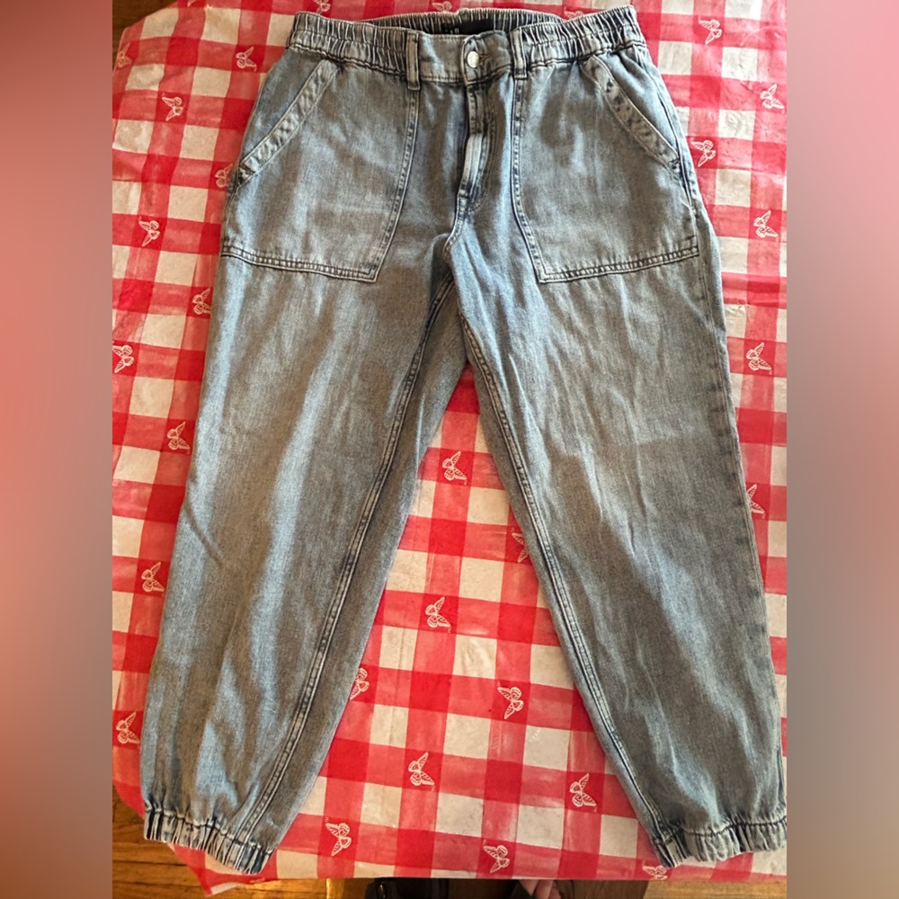 GAP jogger style Jeans